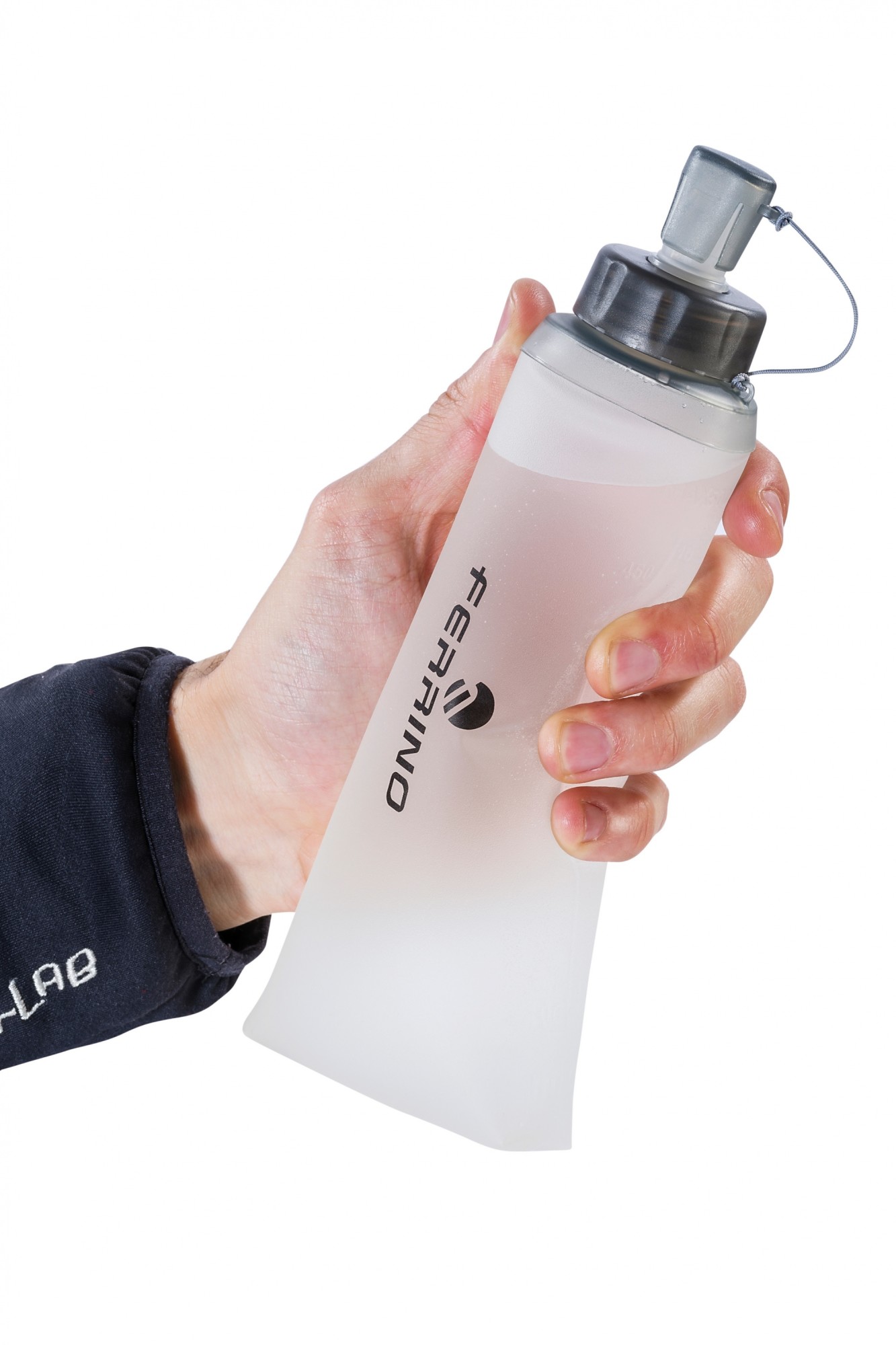 Soft flask in clear thermoplastic polyurethane. Perfect for trail