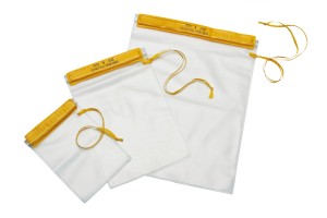 WATER PROOF POUCH MEDIUM