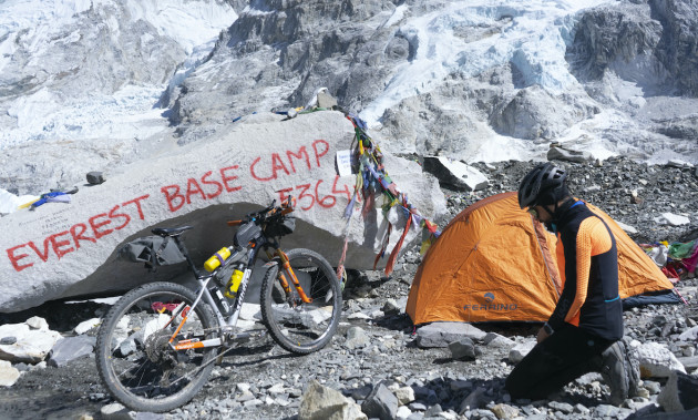 In diretta su INSTAGRAM con Omar Di Felice: in bici al campo base dell’Everest!