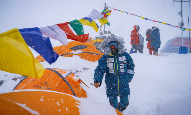 Alex Txikon beside the Eight-thousand: sustainability and support to the local people