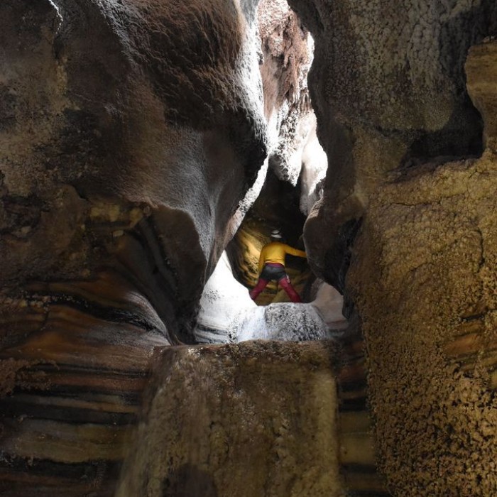 La Venta esplora le Grotte del Sale in Iran